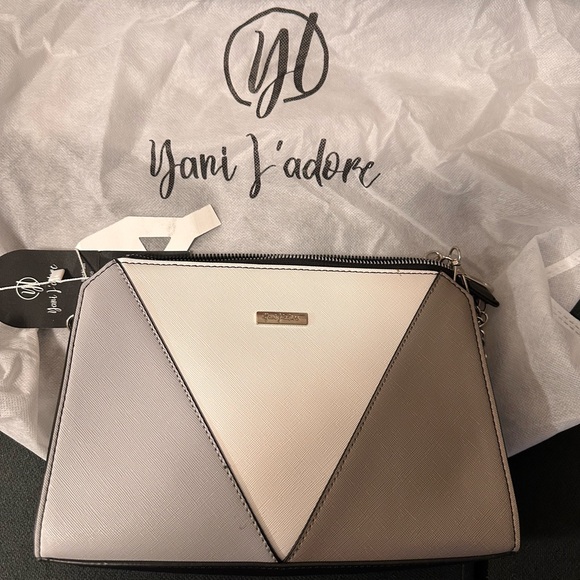 Elegant White and Gray Clutch by [Brand] Yani J’adore - Picture 9 of 10